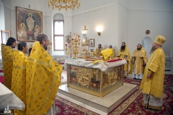 В день памяти святителя Николая Чудотворца Преосвященнейший епископ Лука совершил Литургию в Никольском кафедральном соборе