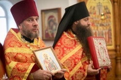 Память Новосибирских священномучеников молитвенно почтили в храме в честь Новомучеников и исповедников Церкви Русской на Святом источнике