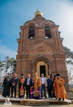 Епископ Лука освятил кресты Сергиевского храма в Тогучине