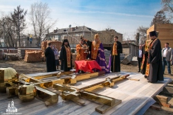 Епископ Лука освятил кресты Сергиевского храма в Тогучине