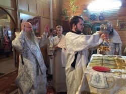 Епископ Искитимский и Черепановский Лука совершил Божественную литургию в Христорождественском храме поселка Горный