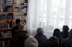 Встреча прихожан с игуменом Кириллом в воскресной школе для взрослых