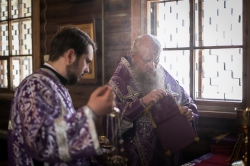 Епископ Лука совершил Литургию в Вознесенском храме посёлка Сузун