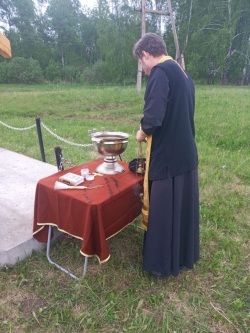 1 июня на въезде в д. Кунчурук был установлен Поклонный Крест
