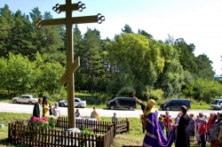 В селе Усть-Чем Искитимского района совершено освящение Поклонного Креста