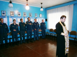 Священник Сергий Гащенко освятил пожарную часть №21 города Искитима