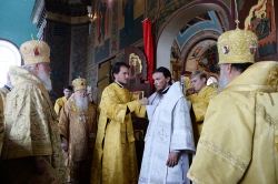 Епископ Лука сослужил Святейшему Патриарху Кириллу в праздник Происхождения (изнесения) Честных Древ Животворящего Креста Господня
