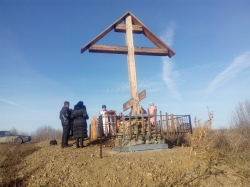 28 октября состоялось освящение поклонного креста в селе Коурак Тогучинского района