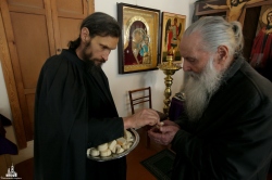 Управляющий Искитимской епархией совершил литургию Преждеосвященных Даров в епархиальном монастыре