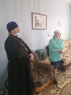 14 апреля тогучинские священники посетили Дом милосердия в селе Березиково