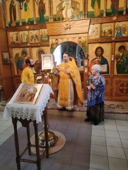 Сотрудникам Рождественского храма поселка Горный вручили епархиальные  награды