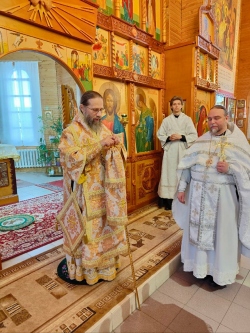 Преосвященнейший Леонид посетил п. Горный