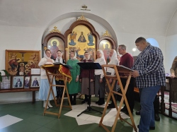 Епископ Леонид совершил Божественную литургию в храме в честь Новомучеников и Исповедников Российских
